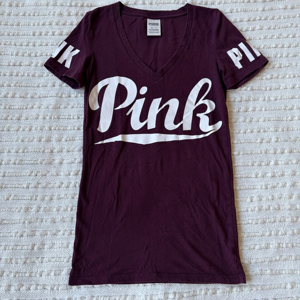 Victorias Secret Pink Maroon Burgundy Red Printed Y2K V Neck Tee Shirt Size XS